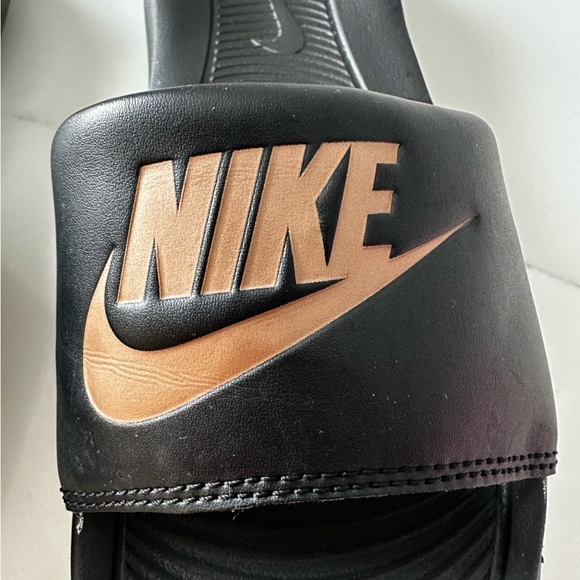 EUC: NIKE slides with rose gold logo | 7 - Picture 8 of 8